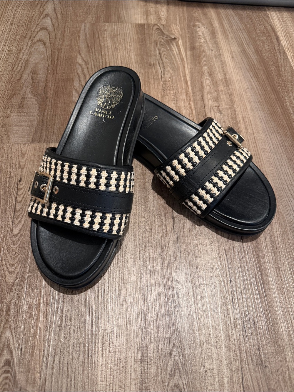Vince Camuto Black Leather Slide Sandals Kenlie sz9.5